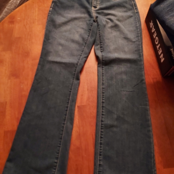 Jeans - Picture 3 of 4